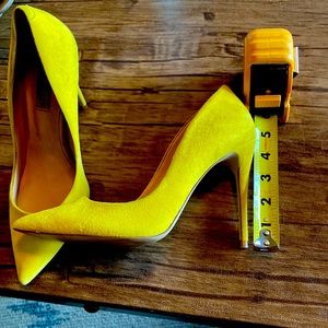 Steve Madden, yellow pumps, size 8, worn only 2xs